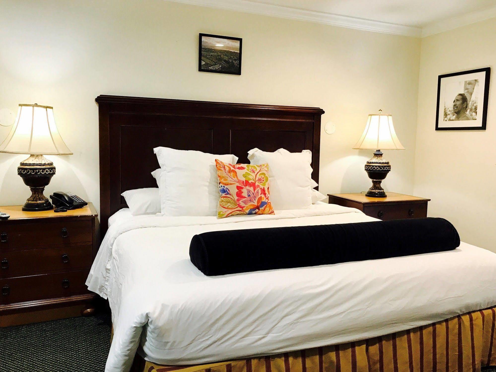 Kenny'S Tipperary Inn Монток Экстерьер фото