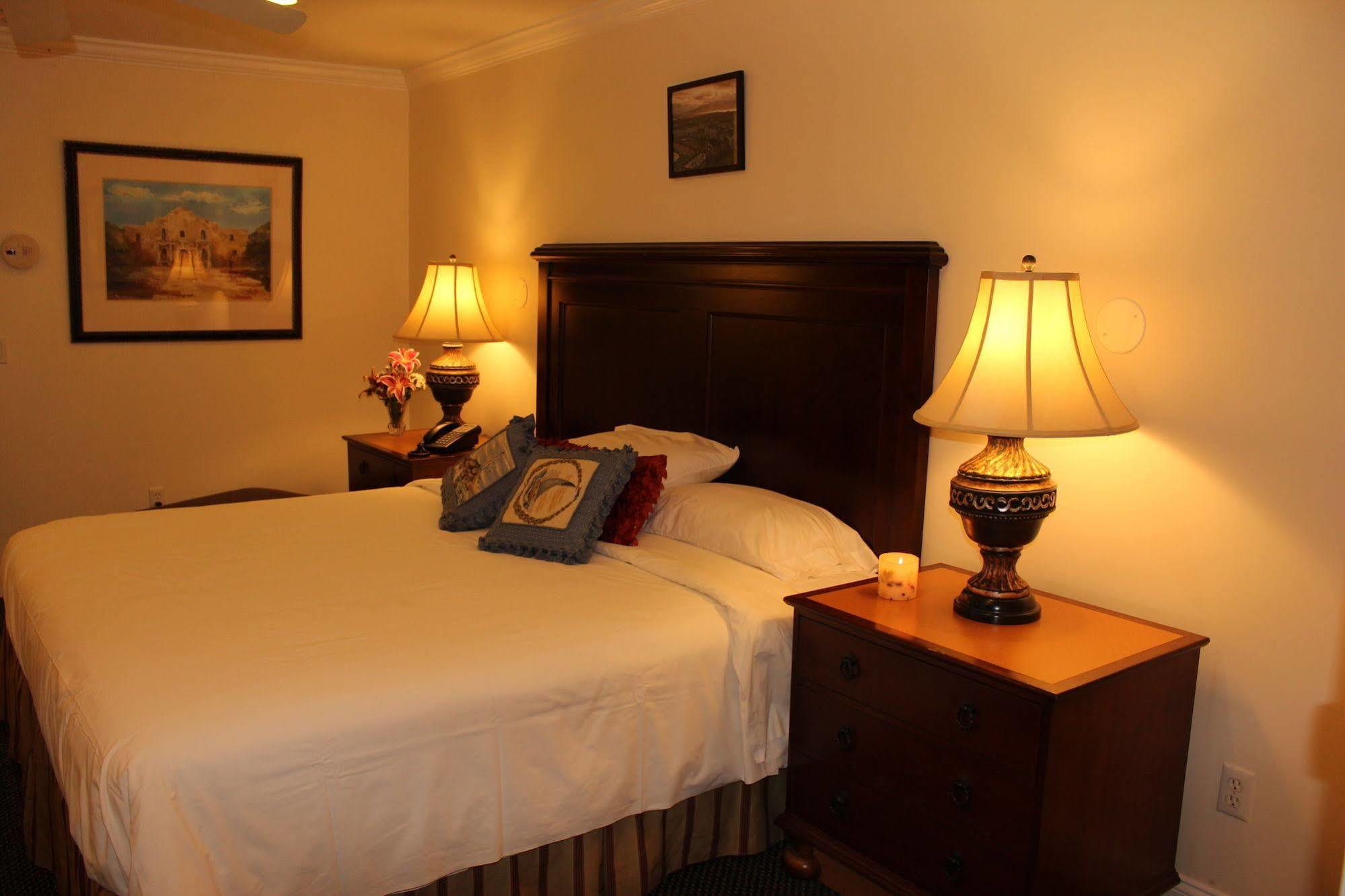 Kenny'S Tipperary Inn Монток Экстерьер фото